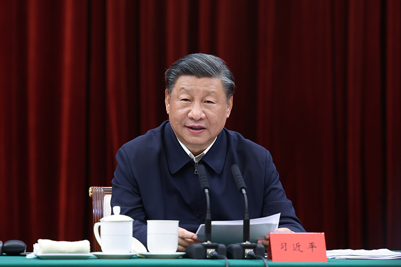 2023年10月12日下午，中共中央總書記、國家主席、中央軍委主席習(xí)近平在江西省南昌市主持召開進(jìn)一步推動(dòng)長江經(jīng)濟(jì)帶高質(zhì)量發(fā)展座談會(huì)并發(fā)表重要講話。新華社記者 鞠鵬 攝